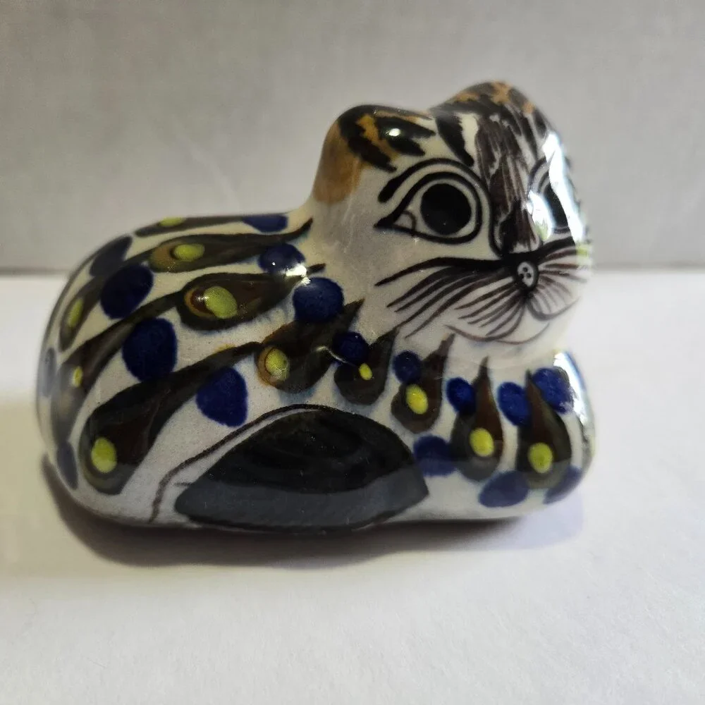 Handpainted Ceramic Folk Art Cat - Picture 2 of 7